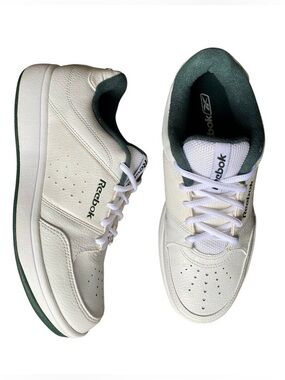 Vintage Reebok Men’s White & Dark Green Sneakers Size 8